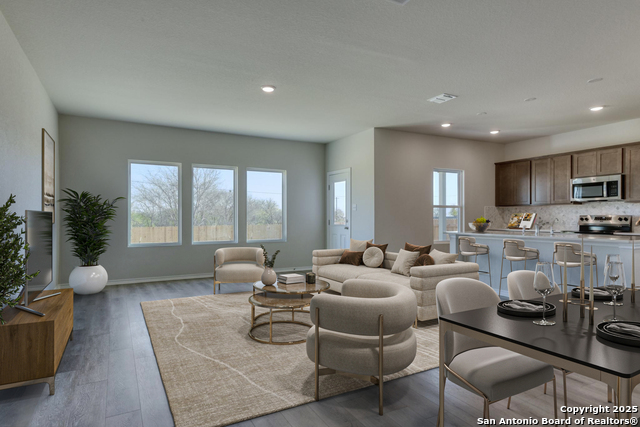 7642 Birch Hollow Property Photo 7