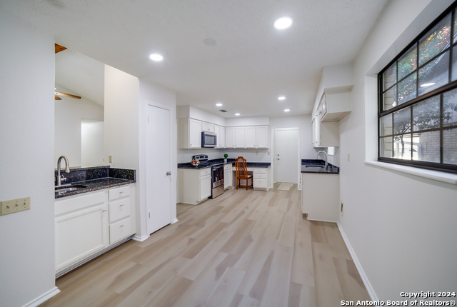 3644 Fox Run Property Photo 12