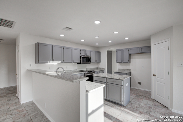 438 Tiger Hills Property Photo 8