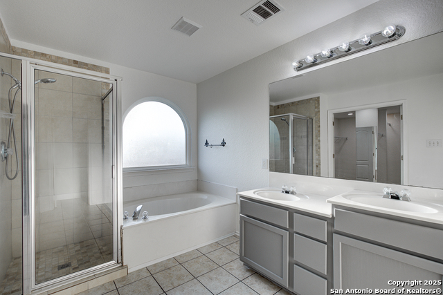 438 Tiger Hills Property Photo 27
