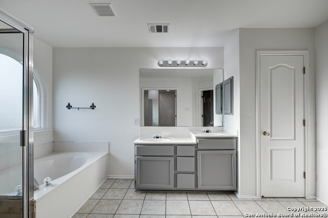 438 Tiger Hills Property Photo 28