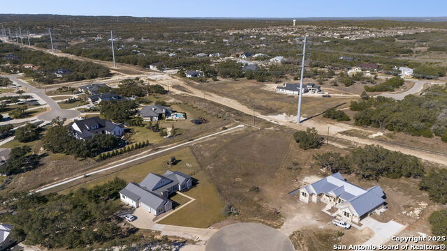 724 Fossil Springs Dr Property Photo 4