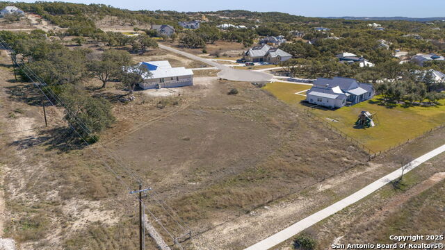 724 Fossil Springs Dr Property Photo 8