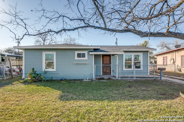 318 E Amber St Property Photo 2