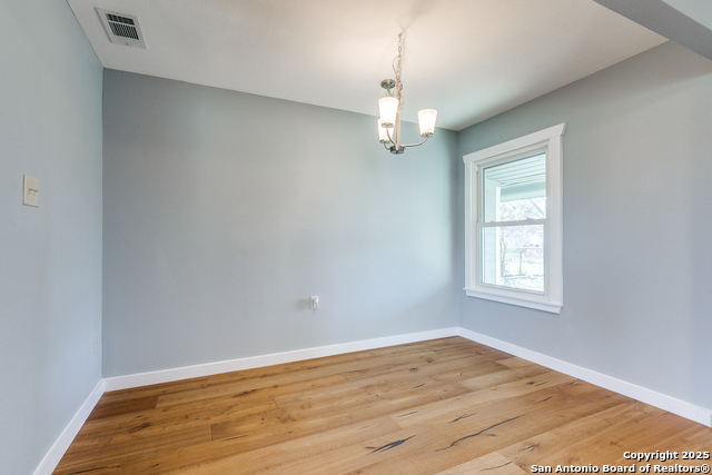 318 E Amber St Property Photo 8