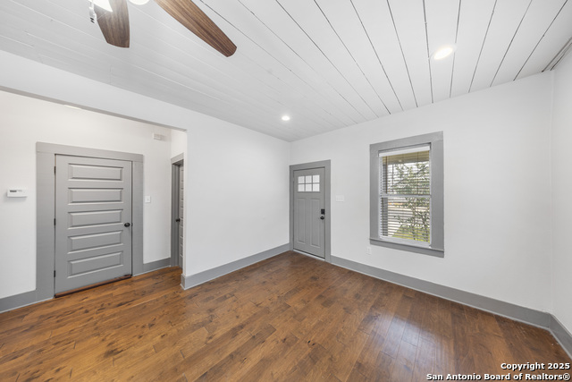 631 Muncey Property Photo 5