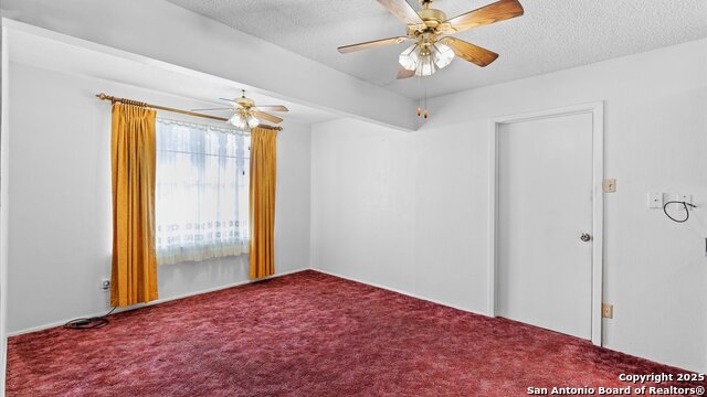 6011 Lark Valley Dr Property Photo 3