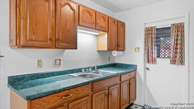 6011 Lark Valley Dr Property Photo 8