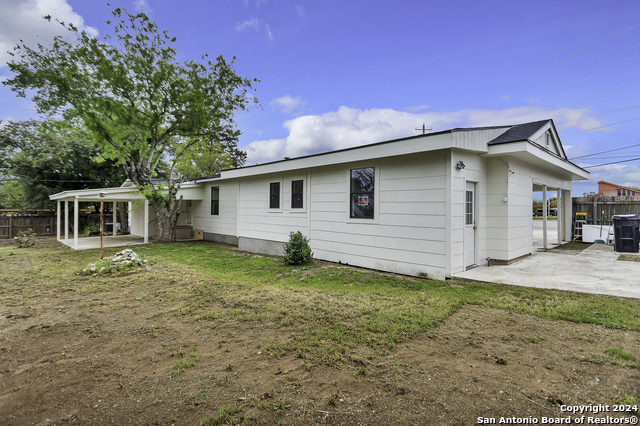 610 Brown Ave Property Photo 5