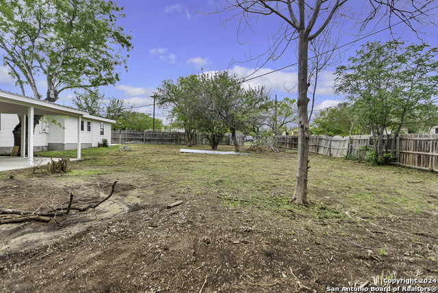 610 Brown Ave Property Photo 6