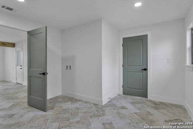 610 Brown Ave Property Photo 15
