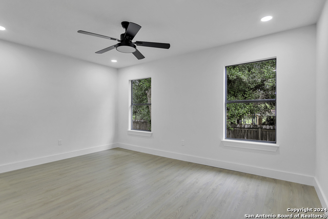 610 Brown Ave Property Photo 16