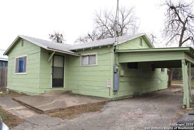 2043 Spur St Property Photo 2