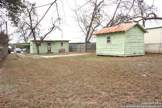 2043 Spur St Property Photo 4