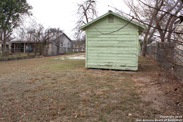2043 Spur St Property Photo 5