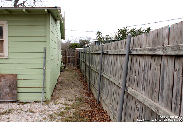 2043 Spur St Property Photo 8