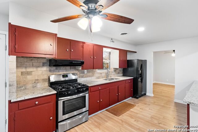 1139 Thompson Pl Property Photo 4