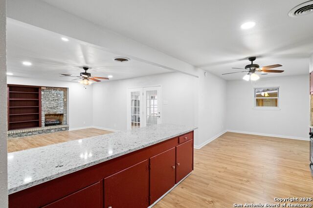 1139 Thompson Pl Property Photo 6