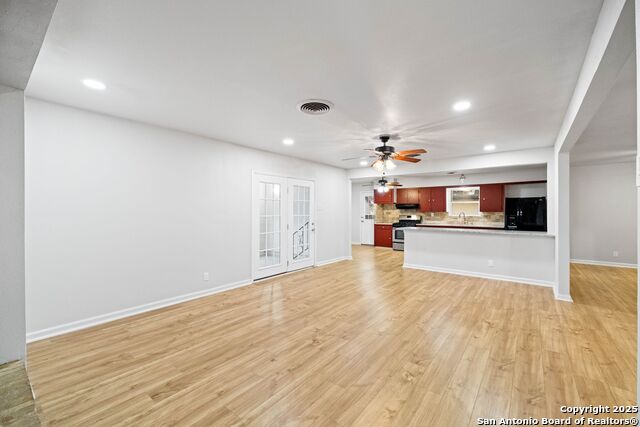 1139 Thompson Pl Property Photo 7