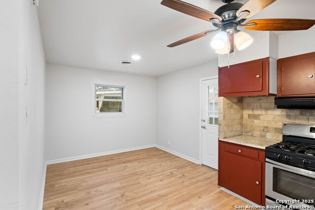 1139 Thompson Pl Property Photo 8