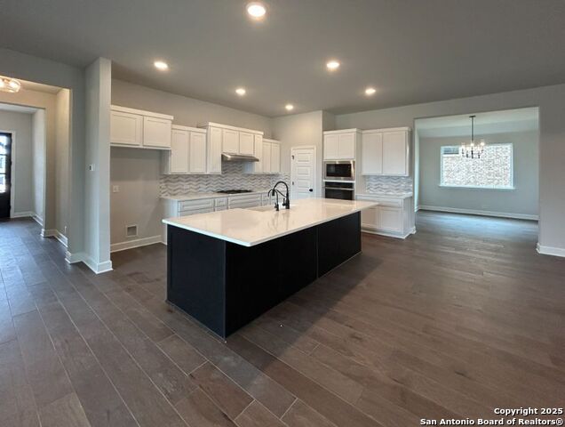 28426 Colares Way Property Photo 7