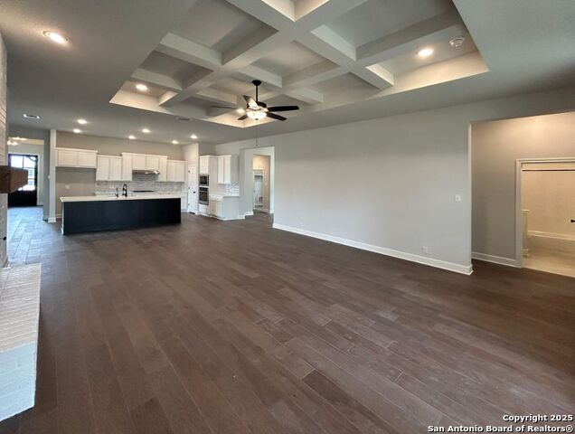 28426 Colares Way Property Photo 9