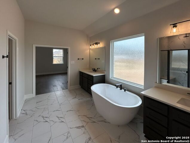 28426 Colares Way Property Photo 17