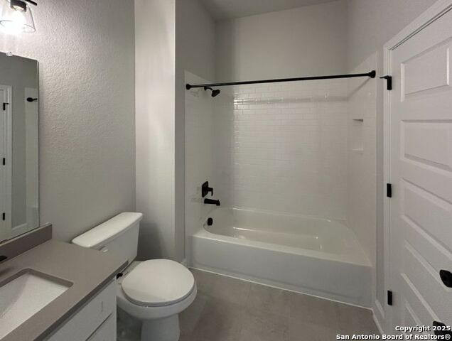 28426 Colares Way Property Photo 24