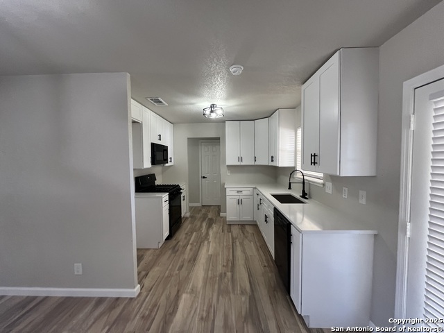 2401 Threadway St Property Photo 4