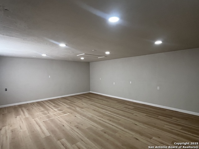 2401 Threadway St Property Photo 7