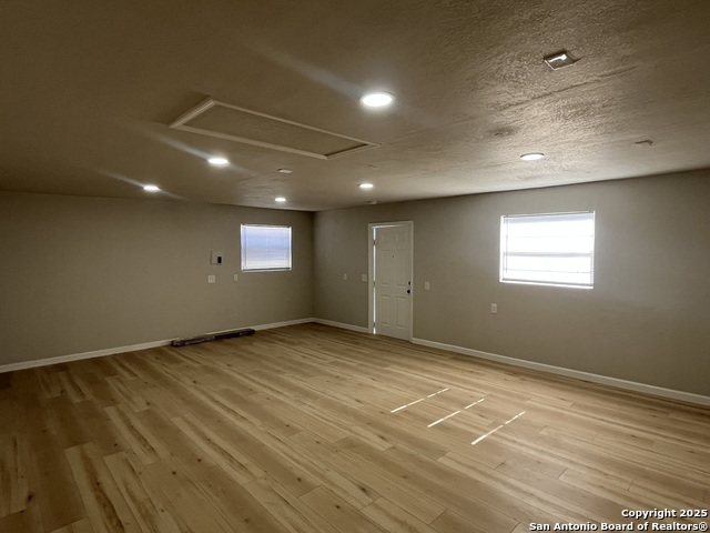 2401 Threadway St Property Photo 9