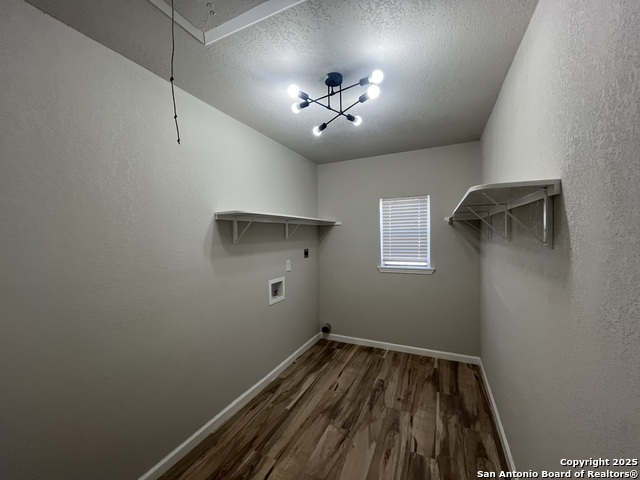 2401 Threadway St Property Photo 10