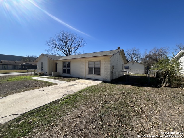 2401 Threadway St Property Photo 14
