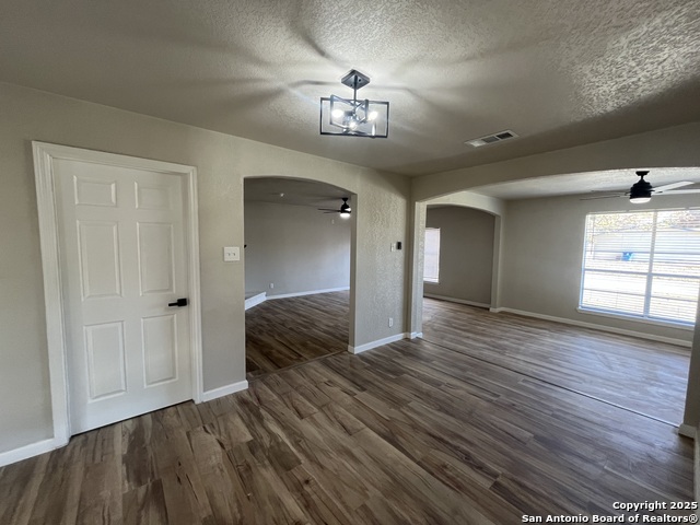 2401 Threadway St Property Photo 19