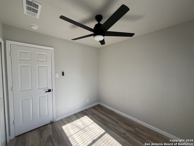 2401 Threadway St Property Photo 32