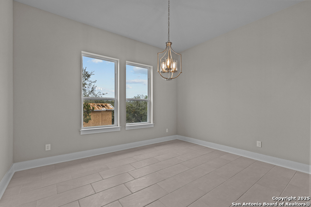 1310 Roxburg Way Property Photo 7