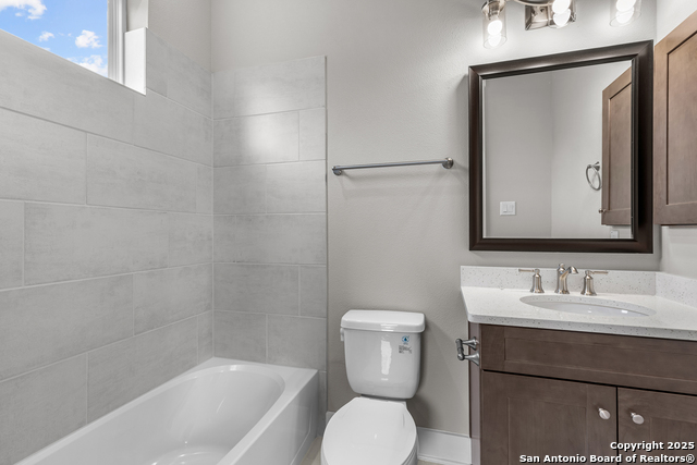 1310 Roxburg Way Property Photo 31