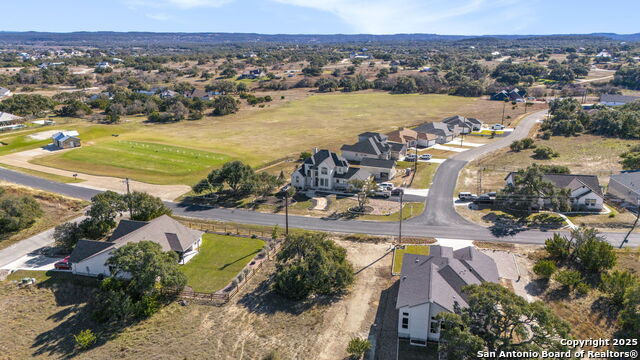 213 S Calvin Barrett Property Photo 6