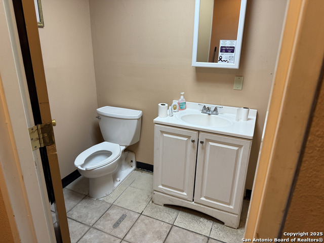 1221 Ww White Property Photo 5