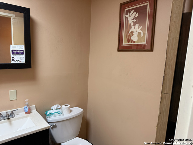 1221 Ww White Property Photo 8