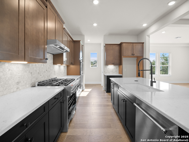 1402 Berkdale Bluff Property Photo 3