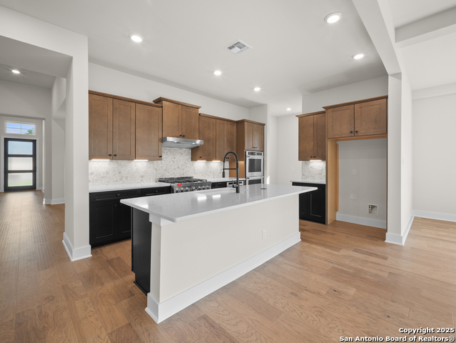 1402 Berkdale Bluff Property Photo 5