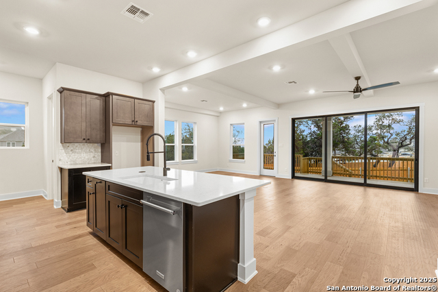 1402 Berkdale Bluff Property Photo 6