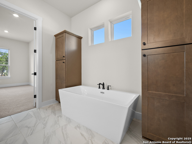 1402 Berkdale Bluff Property Photo 13