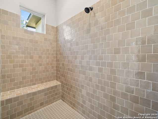 1402 Berkdale Bluff Property Photo 14