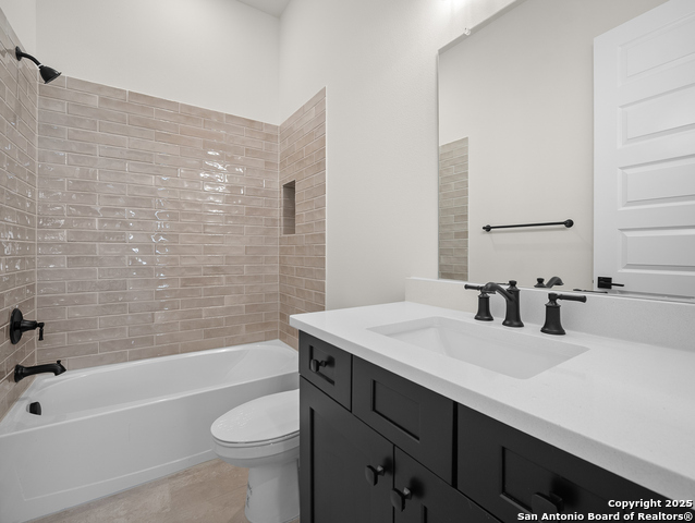 1402 Berkdale Bluff Property Photo 17