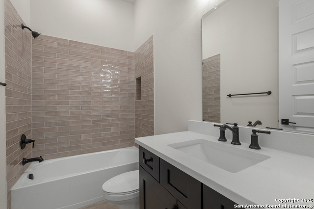 1402 Berkdale Bluff Property Photo 24