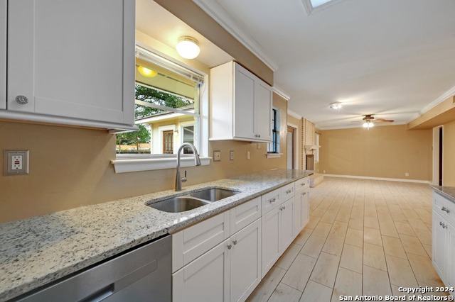 5801 Windvale Dr Property Photo 11