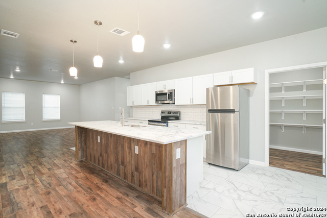 3723 Commercial Ave Property Photo 9