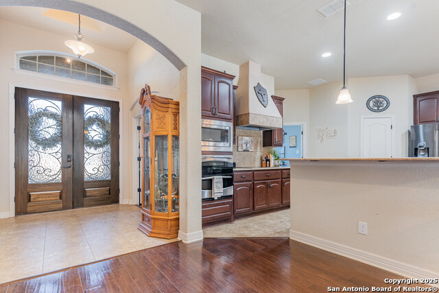 6809 Laura Blf Property Photo 5